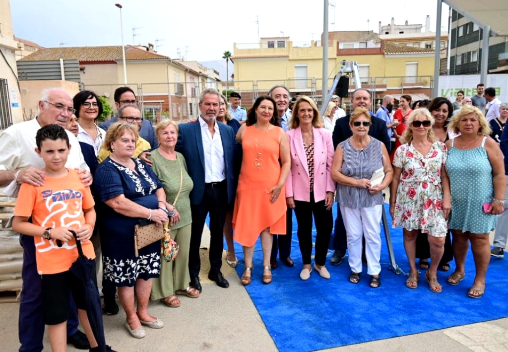 Carmen Crespo coloca la primera piedra del paseo marítimo de El Varadero con una inversión de 2.7 M€.